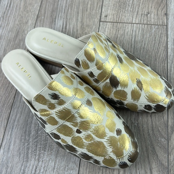 New nwot perfect Alepel Gold Cheetah mule 6 - Picture 4 of 8